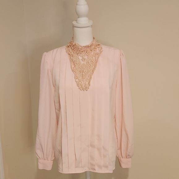 Vintage Worthington Womens's Light Pink Blouse with Lace detail, size 8 - Picture 1 of 12